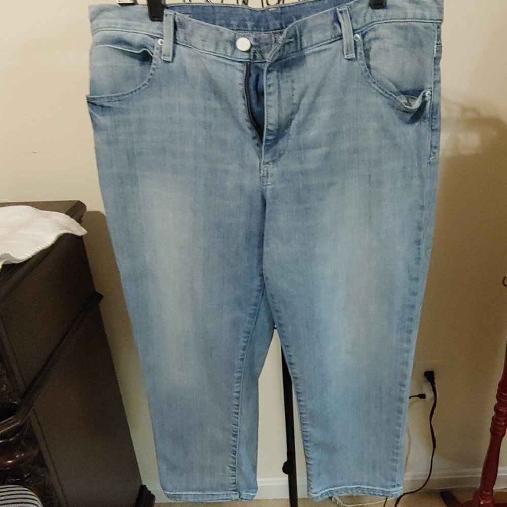 Light Blue Denim Capris